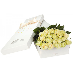 Trandafiri albi la cutie